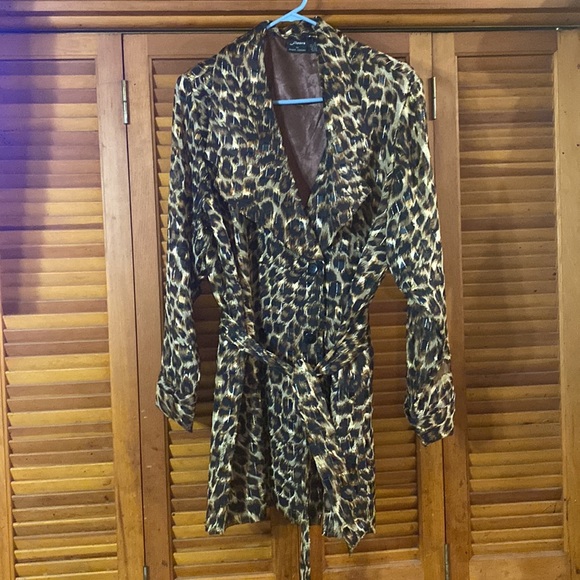 Fleurs Leopard Print Jacket with shoulder pads - Picture 2 of 3